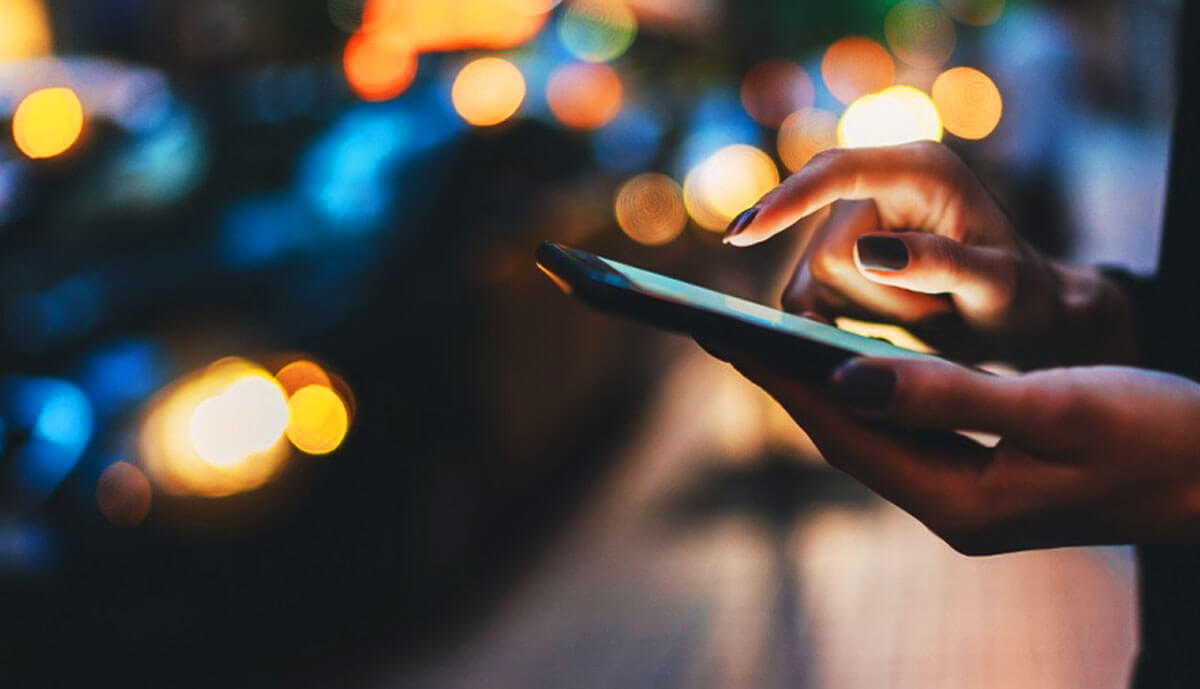 キャバクラの待機中の待遇は主に3つ！待機時間にキャバ嬢がしていること